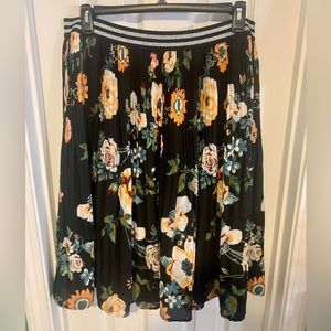 Ava and Viv Plus Size Pleated Skirt Floral 2X With Beautiful Stretch Waistband